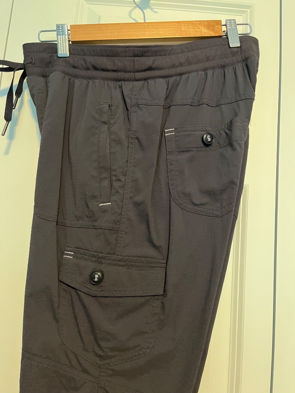 Women's LL Bean Vista Camp-Hike-Walk Pants, Straight Leg Cargo, Sz Pet Small - Picture 5 of 12